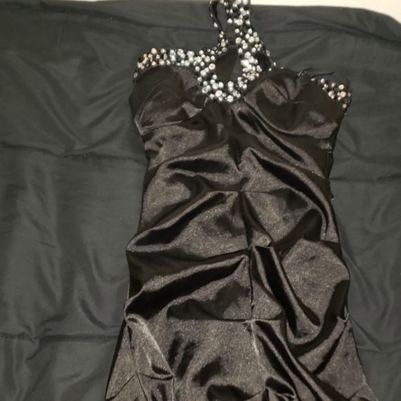 Dress - Picture 2 of 6